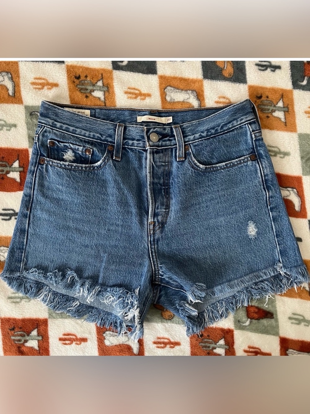 Women's Levi’s Wedgie Short 27  High-Rise Distressed Denim Shorts